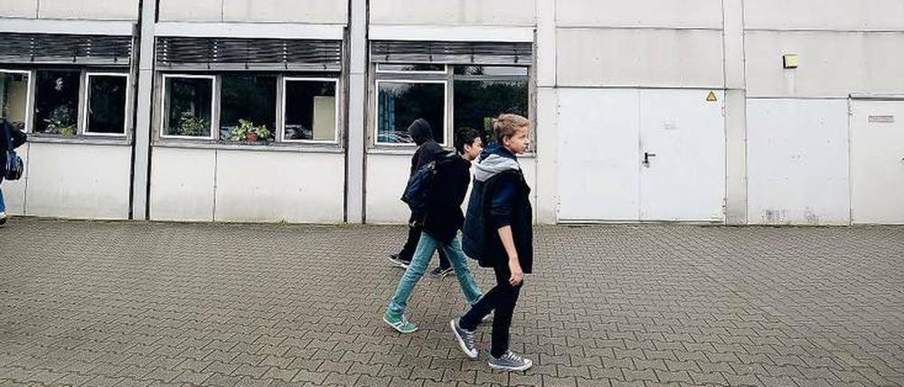 Wie früher. Schülerzuwächse oder Asbestbelastung waren meist Auslöser für die Aufstellung der Mobilbauten – hier am Buckower Leonardo-da-Vinci-Gymnasium.