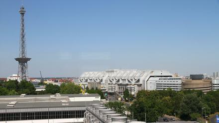 Funkturm und ICC am Messedamm in Charlottenburg.