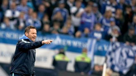 Da geht es nach Berlin. Herthas Trainer Pal Dardai.