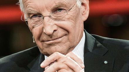 Edmund Stoiber als Gast bei "Günther Jauch": Er vertritt Seehofer und Söder so gut, dass er das Ende der Talkshow überleben wird.