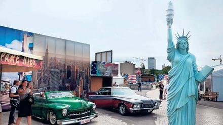 Geht auch billiger. Zumindest um die Freiheitsstatue zu sehen, braucht man heutzutage nicht mehr nach New York zu fliegen. Eine Kopie gab’s kürzlich beim Deutsch-Amerikanischen Volksfest an der Heidestraße in Mitte.