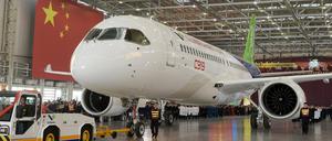 Die Comac C919 ist das erste Passagierflugzeug, dass in China entwickelt und gebaut wird. Es soll in drei Jahren an den Start gehen.