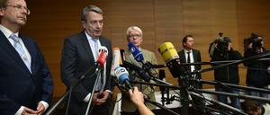 Wolfgang Niersbach (Mitte) zwischen seinen Nachfolgern Rainer Koch (links) und Reinhard Rauball.