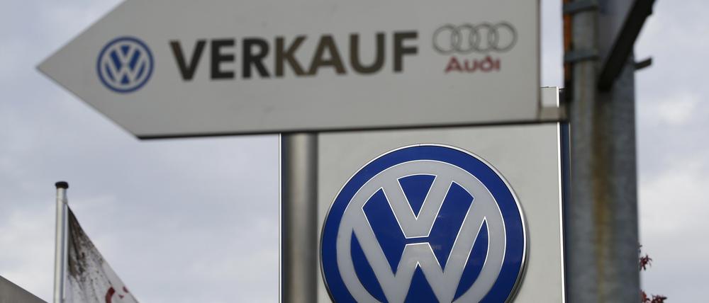 Der Absatz stimmt noch. Im Oktober hat VW noch keinen Einbruch beim Verkauf von Neuwagen erlitten.