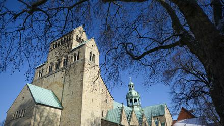  Der Hildesheimer Dom. Hier predigte der 1988 verstorbene Hildesheimer Bischof Janssen, der einen Jungen jahrelang missbraucht haben. 
