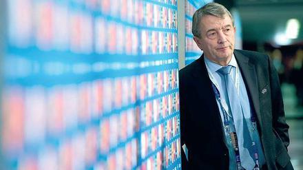 Wie geht es weiter mit Wolfgang Niersbach? Der DFB-Präsident muss sich am Montag intern erklären.