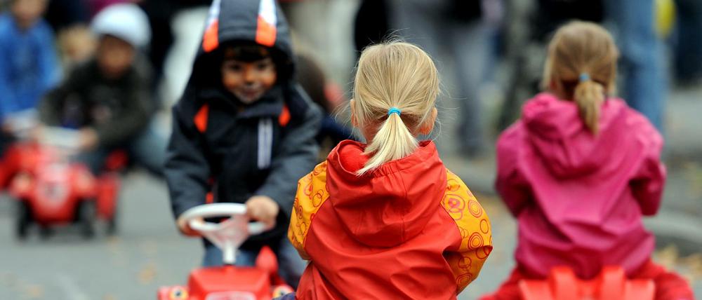 Meins. Nicht alle Kinder sind bereit, mit anderen zu teilen.