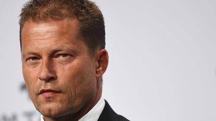 Schauspieler Til Schweiger. Baut er ein Flüchtlingsheim? 