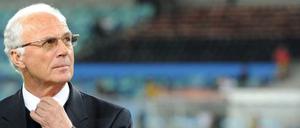 Es wird eng für Franz Beckenbauer in der WM-Affäre.