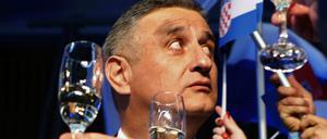 Ratloser Sieger: Tomislav Karamarko von der konservativen Oppositionspartei HDZ holte zwar die meisten Stimmen, doch eine mögliche Regierungsbildung ist unklar. 