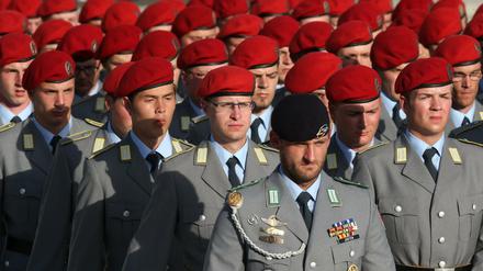 Bundeswehrsoldaten am 20.07.2015 auf dem Paradeplatz im Bendlerblock in Berlin.