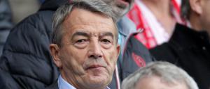 DFB-Präsident Wolfgang Niersbach besuchte am Samstag das Bundesligaspiel in Mainz. Am Montag muss er sich auf einer außerordentlichen Präsidiumssitzung verantworten. 