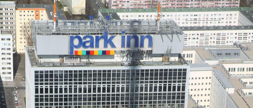 Als eines von 88 Hotels macht das Park Inn am Alexanderplatz bei „Erlebe Deine Stadt“ mit. Tagesspiegel-Leser können Gratis-Übernachtungen in dem Vier-Sterne-Hotelturm gewinnen.
