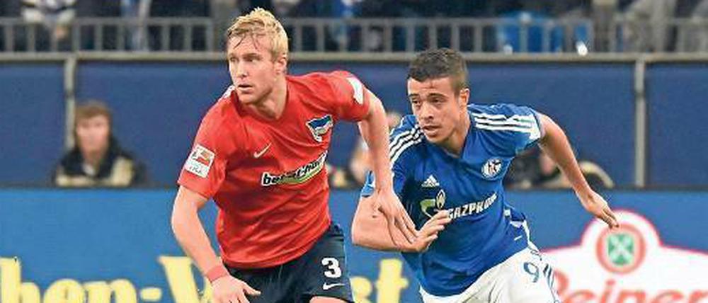 Der Feind in meinem Trikot. Per Skjelbred (l.) bleibt es erspart, gegen seinen eigenen Trainer anzutreten, wenn es um die Qualifikation für die EM geht. Pal Dardai musste das Amt auf Betreiben Herthas niederlegen. 