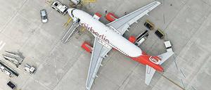 Neues Profil. Statt mit großen Netzwerk-Airlines und Billigfliegern gleichzeitig zu konkurrieren, will sich Air Berlin mehr konzentrieren. Zum Beispiel auf Geschäftsreisende. 