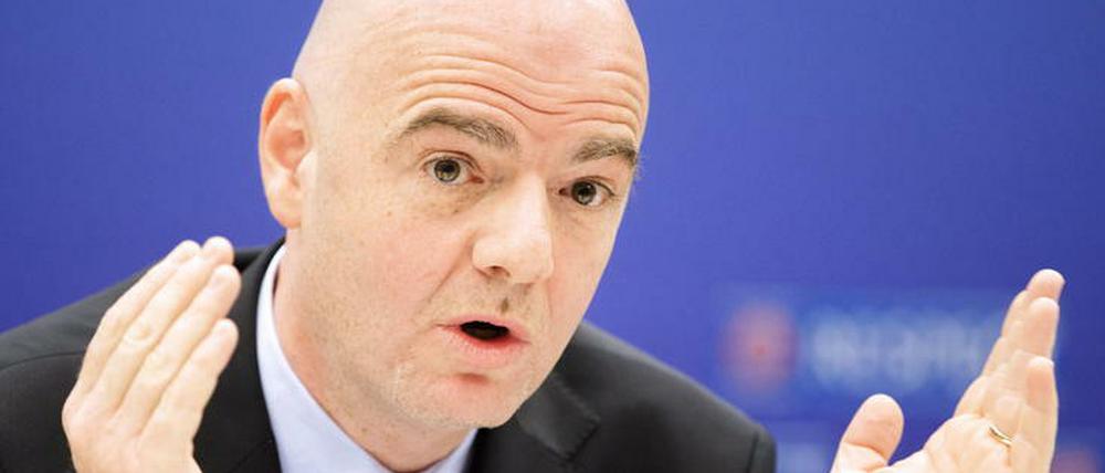 Gianni Infantino bleibt gegenüber Michel Platini loyal.