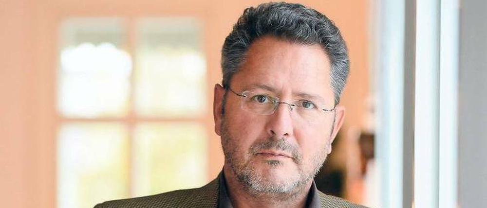 Sascha Arango ist Autor von Erzählungen, Hörspielen, Theaterstücken und Drehbüchern für Film und Fernsehen, so für den nächsten Kieler „Tatort“ am 1. Januar 2016 in der AR