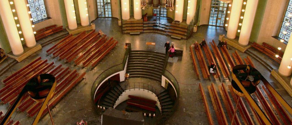 Status quo. Die Kathedrale mit der Bodenöffnung in der Mitte.