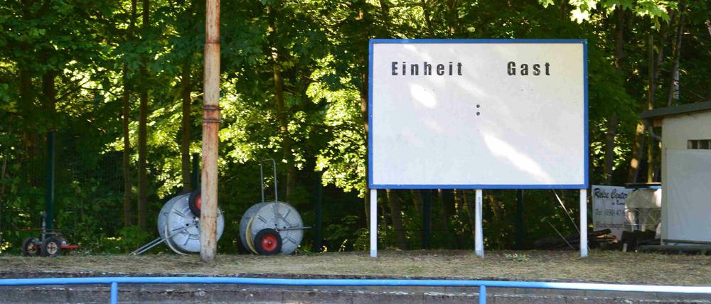 Handbetrieb: Eine digitale Anzeigetafel gibt es beim VfB/Einheit zu Pankow bis heute nicht.
