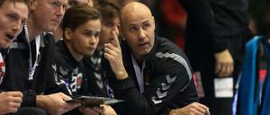 Berlins Trainer Erlingur Richardsson (r.).