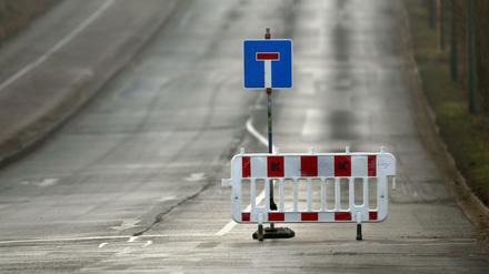Hier kommt keiner mehr durch. Tausende sind von der Sperrzone betroffen, nicht nur Anwohner.