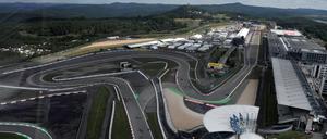 Die Luftaufnahme zeigt den Nürburgring in Nürburg (Gemeinde Adenau).