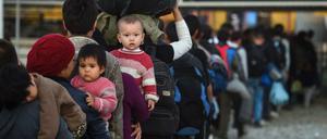Flüchtlinge an der serbischen Grenze: demnächst soll für sie in der Türkei Endstation sein. Bezahlen soll das auch die EU.