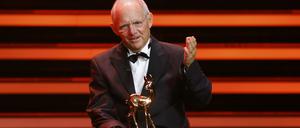 Bundesfinanzminister Wolfgang Schäuble (CDU) wurde bei der Bambi-Verleihung in Berlin mit dem Millenniumspreis geehrt. In seiner Rede erinnerte er an den langen Weg, den Deutschland hinter sich hat.