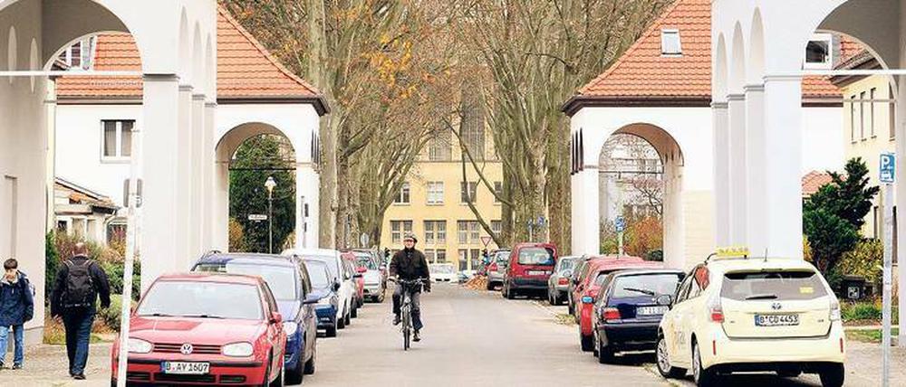 Alles wie immer. Noch ist in der Fliegersiedlung am Tempelhofer Damm nicht viel zu merken von den Zuzüglern. 