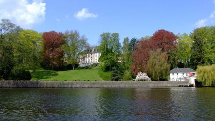 Villa mit Bootshaus am Kleinen Wannsee - nur eines von vielen Motiven von Detlef Bischoffs Kamera