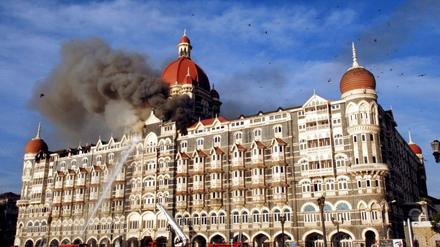 2008: Mehrere Attentäter griffen unter anderem das Hotel "Taj Mahal Palace and Tower" im indischen Mumbai an. 