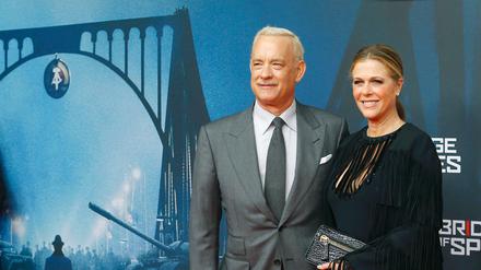 Tom Hanks und Ehefrau Rita Wilson bei der Premiere von "Bridge of Spies" in Berlin.