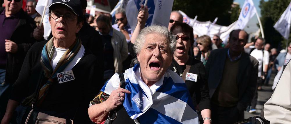 Generalstreik in Athen: Griechenland wird immer wieder von Protesten erschüttert. Die Reformen gehen trotzdem weiter - und neue Kreditgelder fließen ins Land.