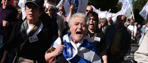 Generalstreik in Athen: Griechenland wird immer wieder von Protesten erschüttert. Die Reformen gehen trotzdem weiter - und neue Kreditgelder fließen ins Land.