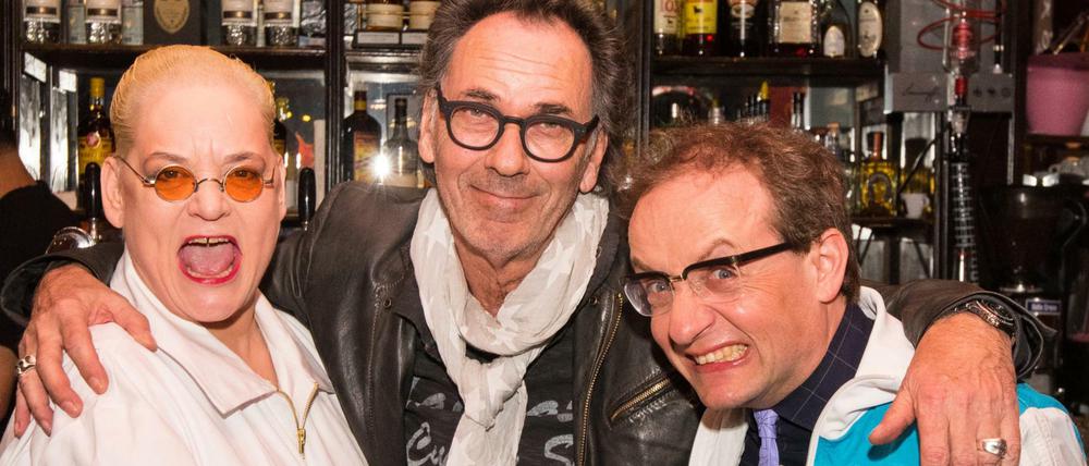 Die Komikerin Hella von Sinnen, der Moderator Hugo Egon Balder (Mitte) und der Komiker Wigald Boning tranken und talkten.