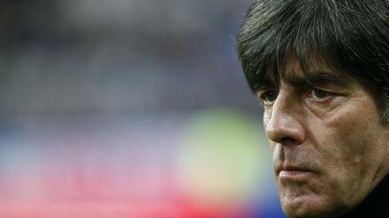 Sorgenvoll: Bundestrainer Joachim Löw.