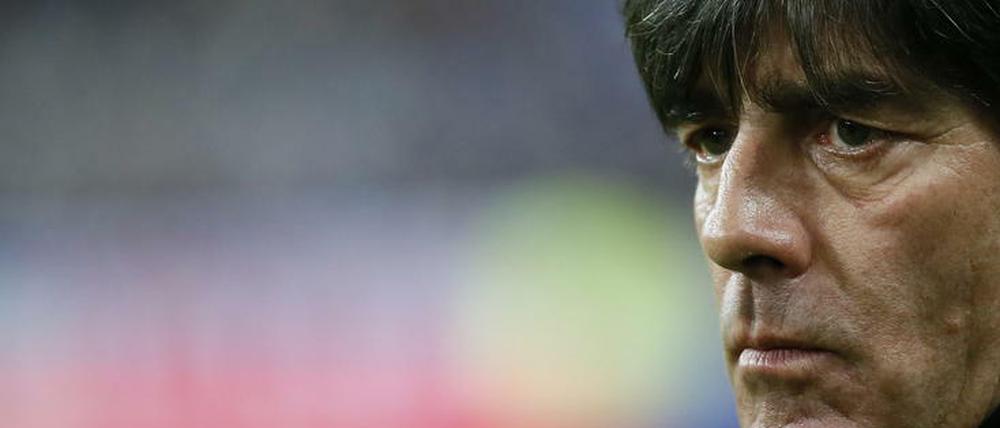 Sorgenvoll: Bundestrainer Joachim Löw.