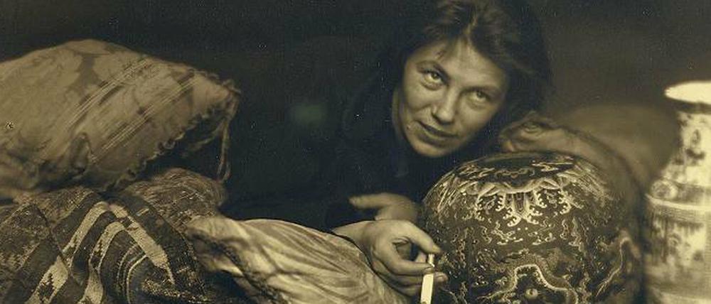 Zu Gast in Berlin. 1922 porträtierte Hans Basler die Fotografin Germaine Krull. 