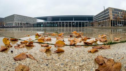 Das Terminalgebäude des Hauptstadflughafens Berlin Brandenburg Willy Brandt (BER) in Schönefeld.
