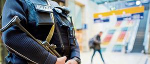 Die Polizei schützte den Bahnhof in Hannover.