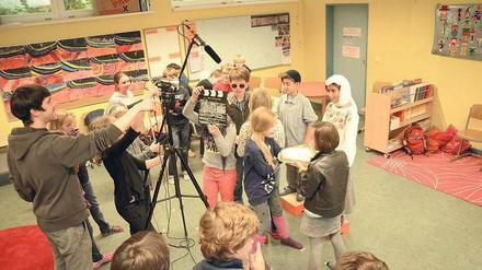 Schüler der Charlottenburger Wald-Grundschule drehen einen Kurzfilm für das Kinderrechte-Filmfestival.
