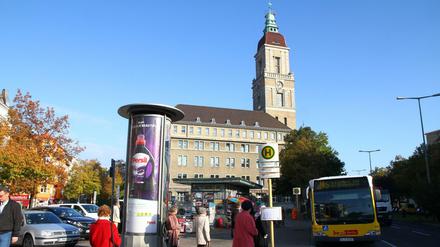 Das Rathaus Friedenau auf dem Breslauer Platz.