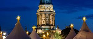 Sichere Weihnacht. Auf dem Gendarmenmarkt wird verstärkt kontrolliert.