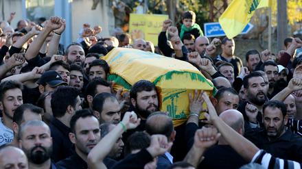 Am Donnerstag starben 43 Menschen in Beirut bei einem doppelten Selbstmordanschlag des IS vor einem Einkaufscenter. Das eigentliche Ziel der Attentäter war ein Krankenhaus.