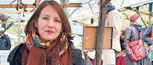 Anna Marth fertigt Ledertaschen an. 