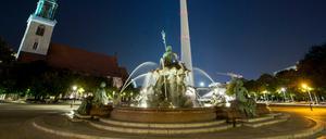 Der Neptunbrunnen soll ans Humboldt-Schloss umziehen, wünschen sich die Bewunderer des Vorkriegsberlin.