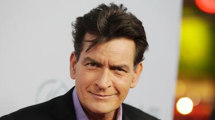Das Geständnis. Gerüchte über eine mögliche HIV-Infektion von US-Schauspieler Charlie Sheen gab es schon länger. Nun räumte der 50-Jährige mit den Spekulationen auf.