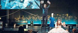 Gemeinsam ist man weniger allein. Alfred Kim, Anna Smirnova und Tatiana Serjan.