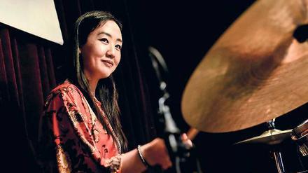 Koreanisches Schlagzeugwunder, in Deutschland ausgebildet. Seo Mihyun.