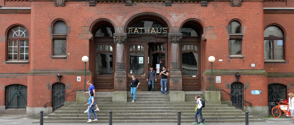 Zu den Bauvorhaben, die erst 2018 fertig werden, gehört auch die Teilsanierung des Rathauses Pankow.